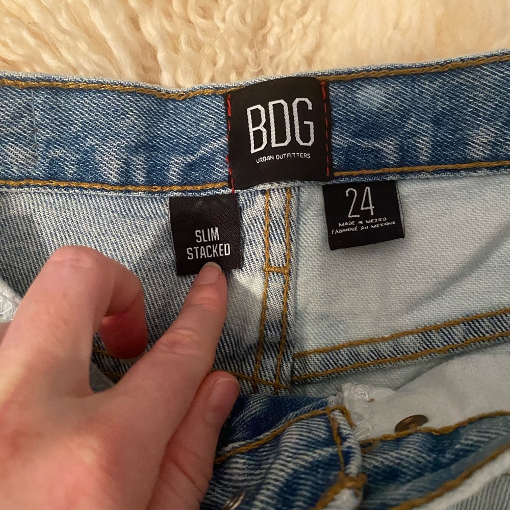 BDG Slim-stacked two-toned distressed jeans - Picture 4 of 7